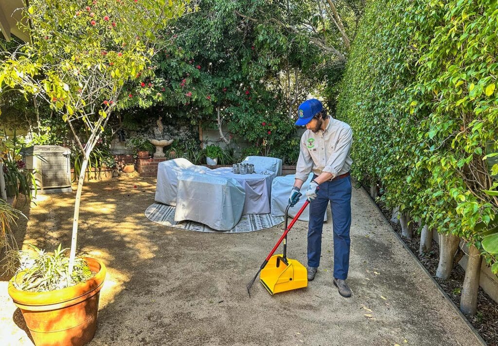 reliable los angeles based pooper scooper service